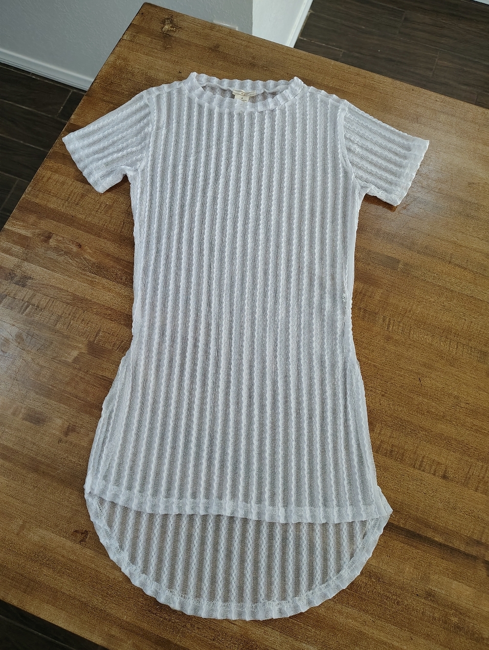 NYC White Textured Sheer Short Sleeve Swimsuit Cover Up Tunic Lingerie